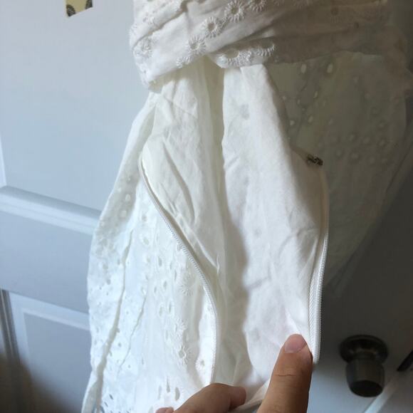 $598 Nightcap Clothing White Eyelet Lace Tie Behind Dress New with tags size 1 - Picture 9 of 12